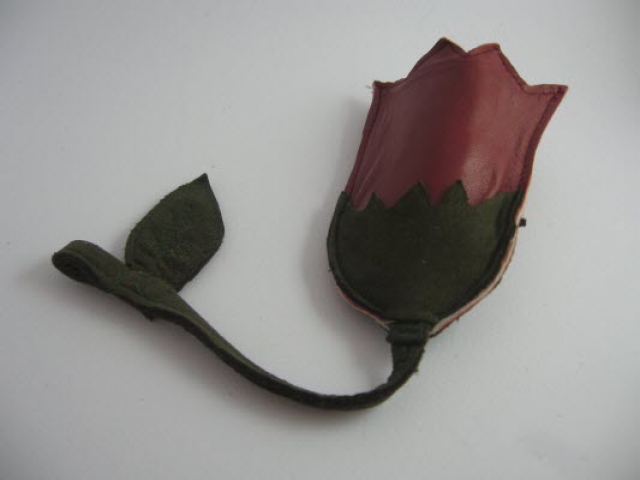 Portachiavi in pelle a forma di tulipano